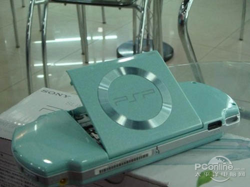 薄荷绿色8G套餐PSP2000游戏机仅售1299元