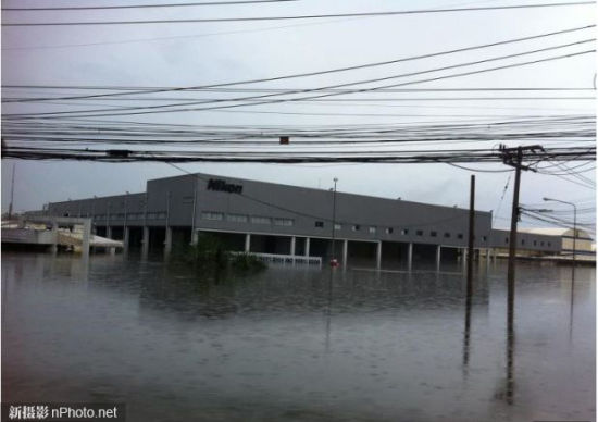 洪水中的尼康泰国工厂