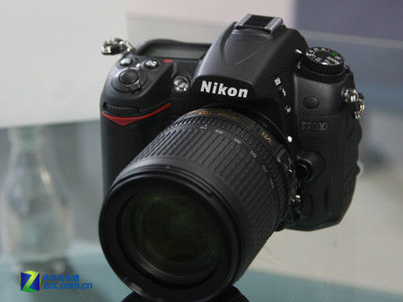 18-200ͷ῵D7000׻14200Ԫ