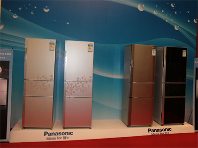 图文:松下冰箱展示