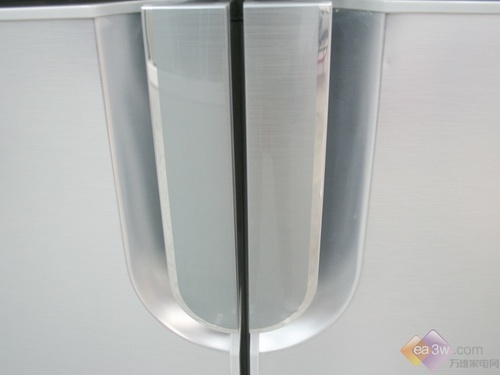 美菱创新四门设计节能产品卖场评测