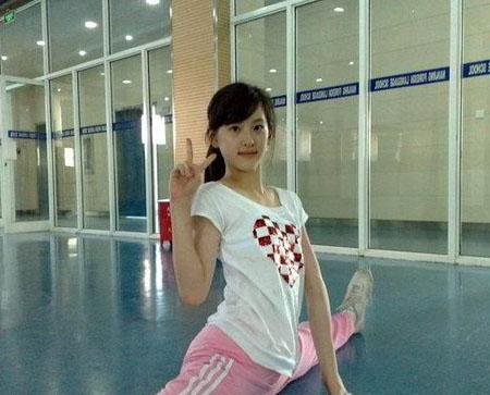 羡煞旁人 <em>清纯奶茶妹</em>被保送清华大学_家电_科