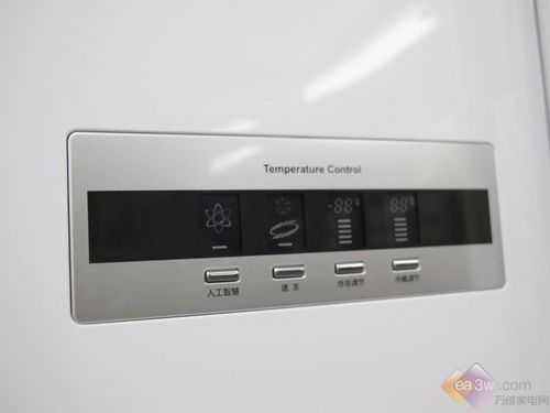 家电下乡火热进行海尔对开门冰箱低价卖