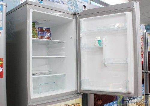 触媒除味技术美菱三开门冰箱现2499元