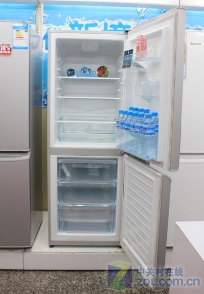 聚氨酯隔热层松下两门冰箱现2490元