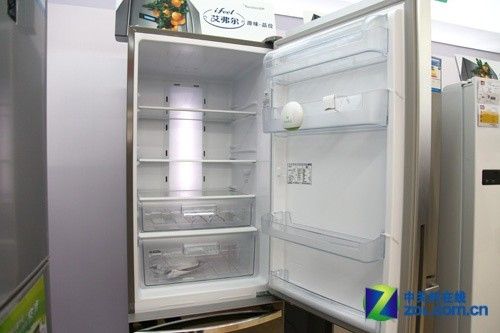 独特镜面外观容声三开门冰箱现5499元