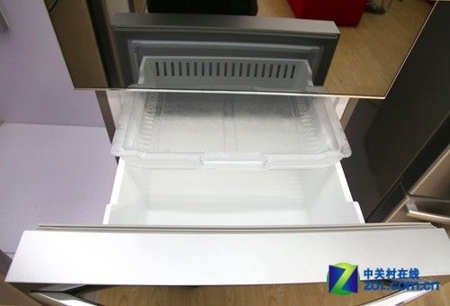 独特镜面外观容声三开门冰箱现5499元
