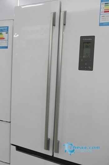 封存食物原味伊莱克斯四门冰箱热销中