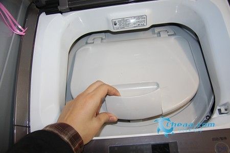 宝宝专用小洗衣机怎么选 1339952436_JuAeKS.jpg