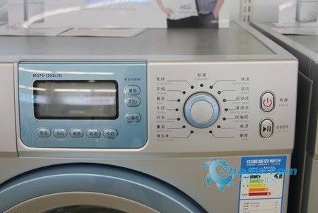 分类洗涤呵护爱衣美的滚筒洗衣机促销