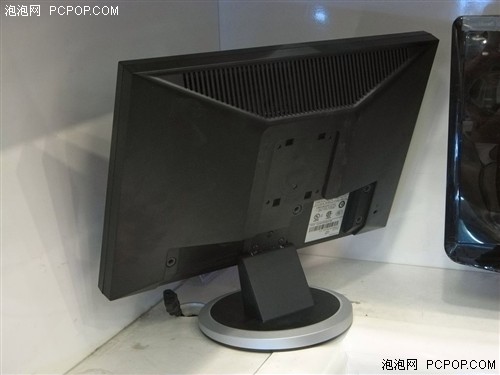 三星新款19宽屏低价上市 售价1650元_硬件