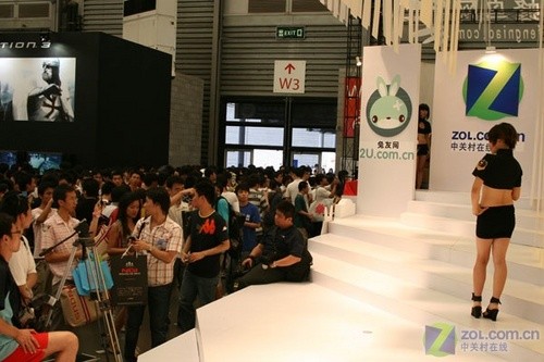 双飞燕X7火力王鼠标惊现ChinaJoy08