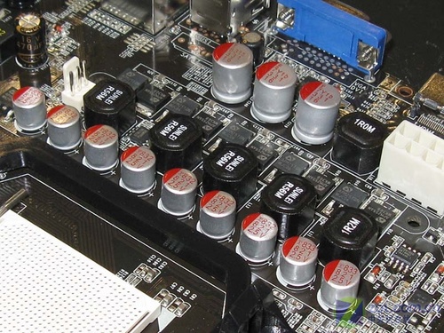 ���ı���1.7GHz�ڳ�DX10�彵��399Ԫ
