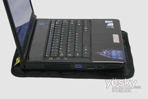 散热于无形中雷洛冰爽版笔记本冷却垫简评