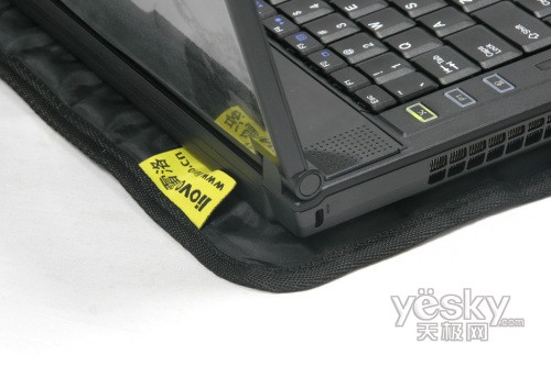 散热于无形中雷洛冰爽版笔记本冷却垫简评