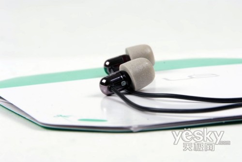 耳膜中的演唱会 UE700专业隔音耳机试听_硬件