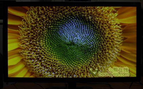 LED背光超薄折叠机 易美逊液晶评测_硬件