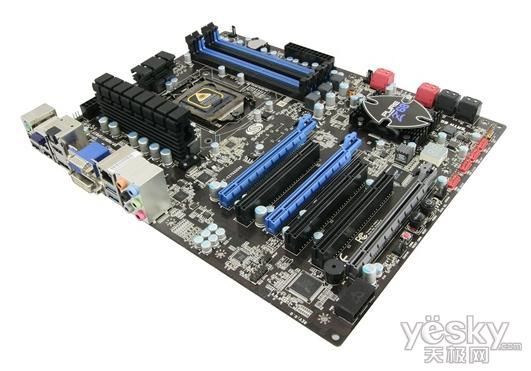 游戏平台利器 蓝宝铂爵Z68主板深度解析