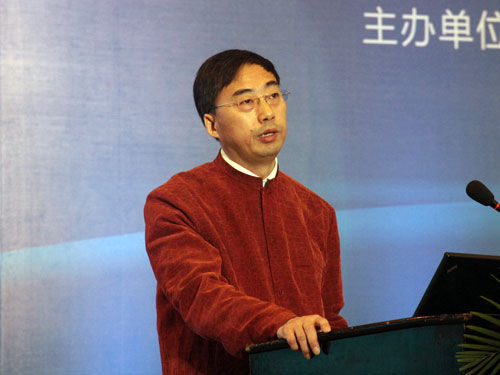 图文:陆健发布《深圳IT产业发展报告》