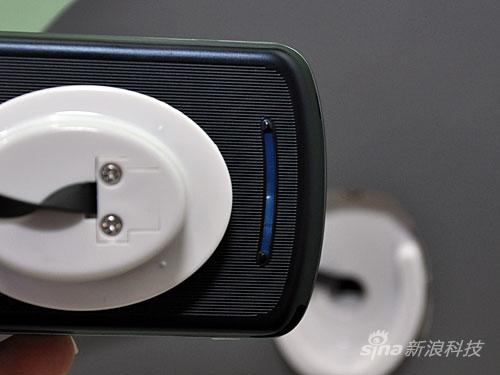 电信3G新机摩托A3300c现身中国通信展(2)