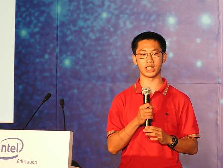 科技时代_图文:参赛学生代表发言