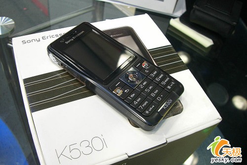 K610纤薄接班人!索爱3G新品K530仅售1k7_手