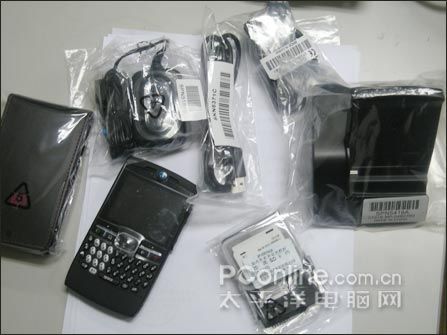 WM6系统超薄Q屏全键盘摩托Q8配2G卡登场_