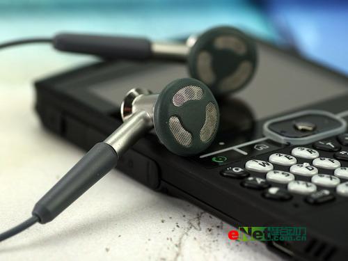 兔斯基最爱全键盘 WM6系统摩托Q8硬件测试_