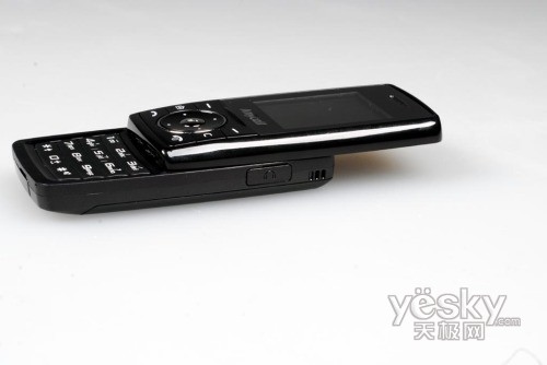 时尚典雅三星入门级滑盖手机B508评测(2)