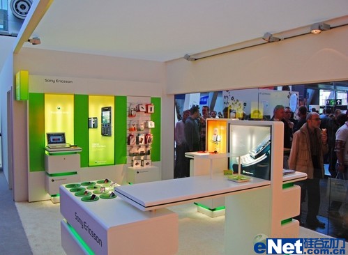 �»�Ϥ������CeBIT���ᰮ����չ̨һƳ