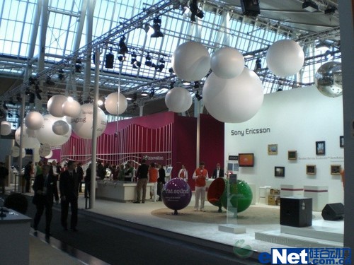 �»�Ϥ������CeBIT���ᰮ����չ̨һƳ