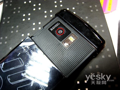 互动式触摸操作！LG300万像素KF510到货