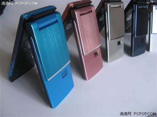 极品砖头！日系手机再次浇fans们冷水
