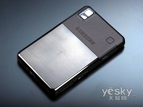 精致做工 三星阿玛尼奢华手机P520图赏(2)_手