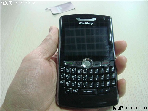 商务且娱乐！黑莓8820打特价低于2000