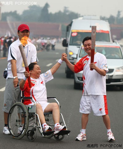 母子同传圣火黄光裕圆梦北京!