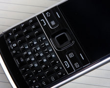 ȫ�������ܺ�ɫŵ����E72�л��ٽ�200