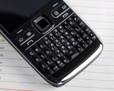 ȫ�������ܺ�ɫŵ����E72�л��ٽ�200