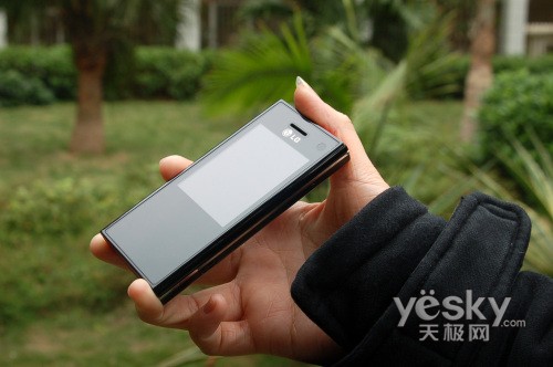 暴跌380元滑盖巧克力机LGBL20仅售1080元