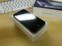 跌出一部中端机32GB无锁版iPhone4狂跌
