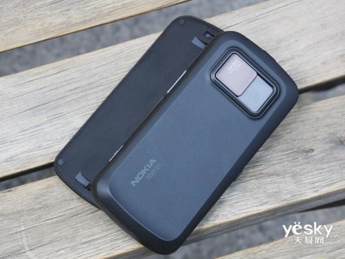 一代机皇即将退场 诺基亚N97身价暴跌仅2470