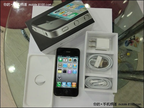 买手机送话费 苹果IPHONE4行货仅5900元_手机