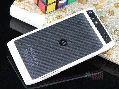 最薄处0.7MM 摩托罗拉XT910超心动价_手机