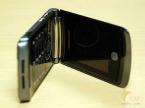 Ħ RAZR2 V8
