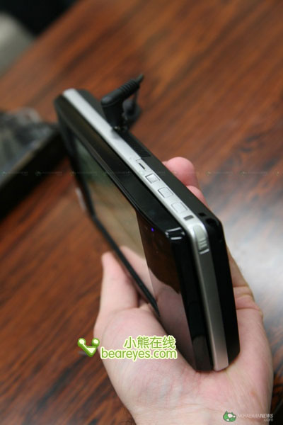 上市首款AtomUMPC夏普D4入手多图秀