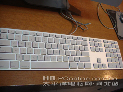 苹果新概念iMac超薄多媒体铝键盘图赏_笔记本