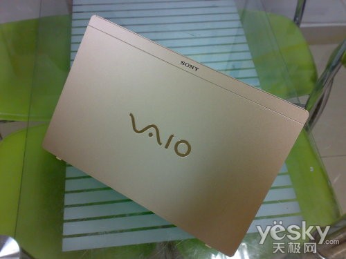 首报:预装win7 索尼X118LC超轻薄小本抵京_笔