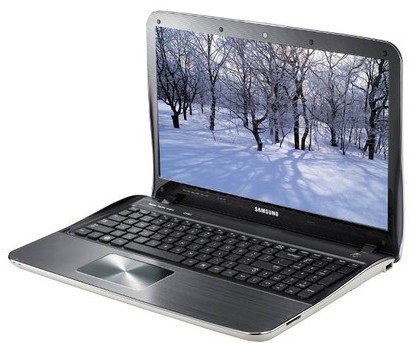 除此之外,三星sf310笔记本电脑还标配了2g ddr3内存和320g大容量硬盘