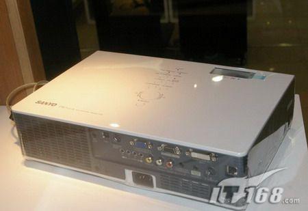 [�ɶ�]����1.6kg����XW1000CͶӰ������