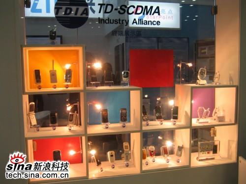 大唐斑鸠等30款TD手机亮相电信展(组图)